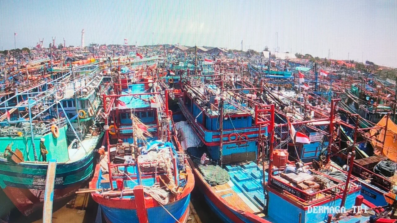 150 Kapal Nelayan Menganggur di Pelabuhan Tegal, Ini Penyebabnya