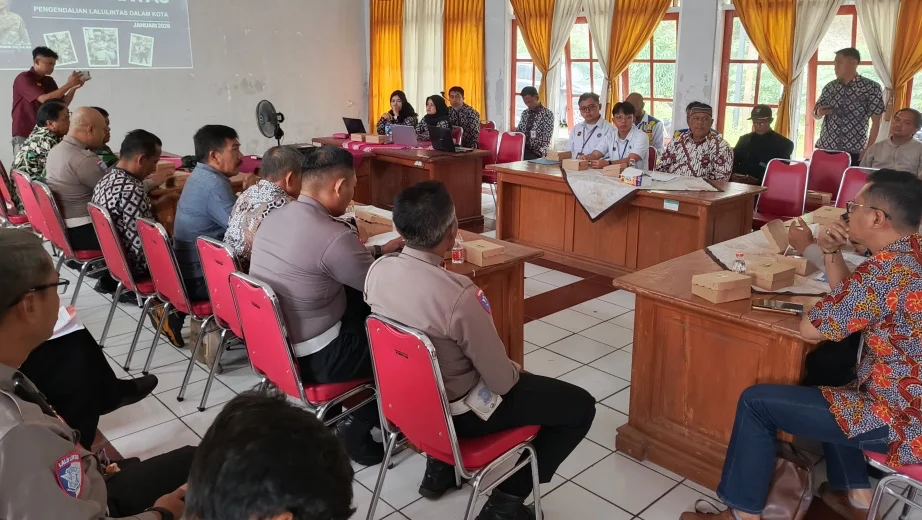 Truk dan Bus Besar Resmi Dilarang Masuk Kota Bumiayu, Warga Sambut Lega