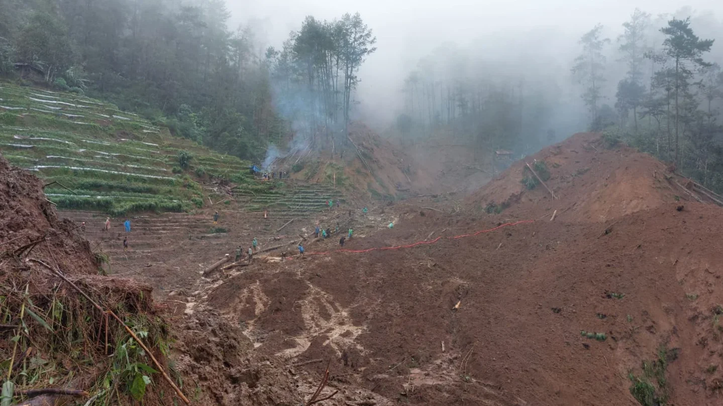 Tim SAR Cari Dua Warga Tertimbun Longsor di Watukumpul Pemalang
