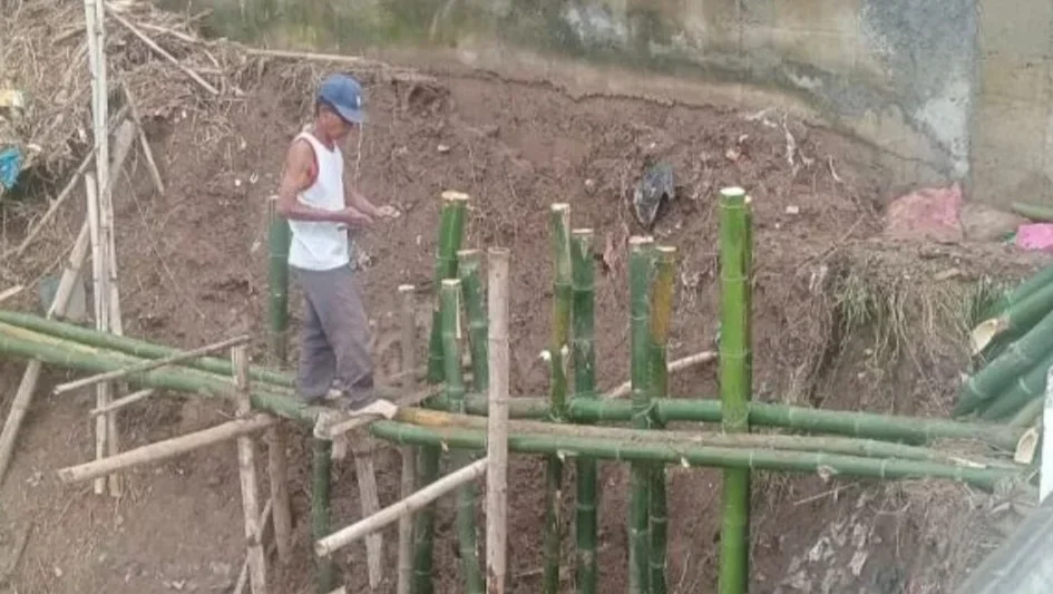 Langkah Darurat, Warga di Kendal Swadaya Bangun Tanggul yang Jebol