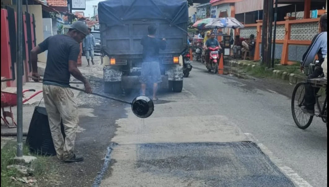 Sejumlah Ruas Jalan di Kota Brebes Diperbaiki, Rusak dan Berlubang
