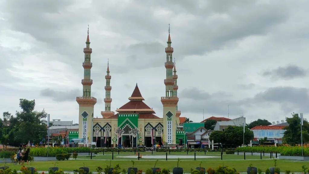 Cuaca Kota Tegal Berawan 9 Januari 2026, Suhu Tembus 34 Derajat