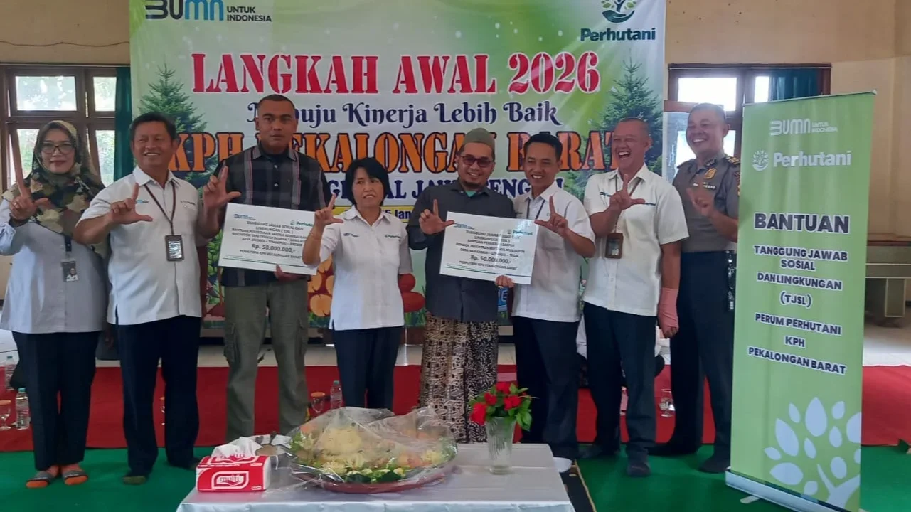 Perhutani KPH Pekalongan Barat Salurkan Bantuan TJSL Rp100 Juta