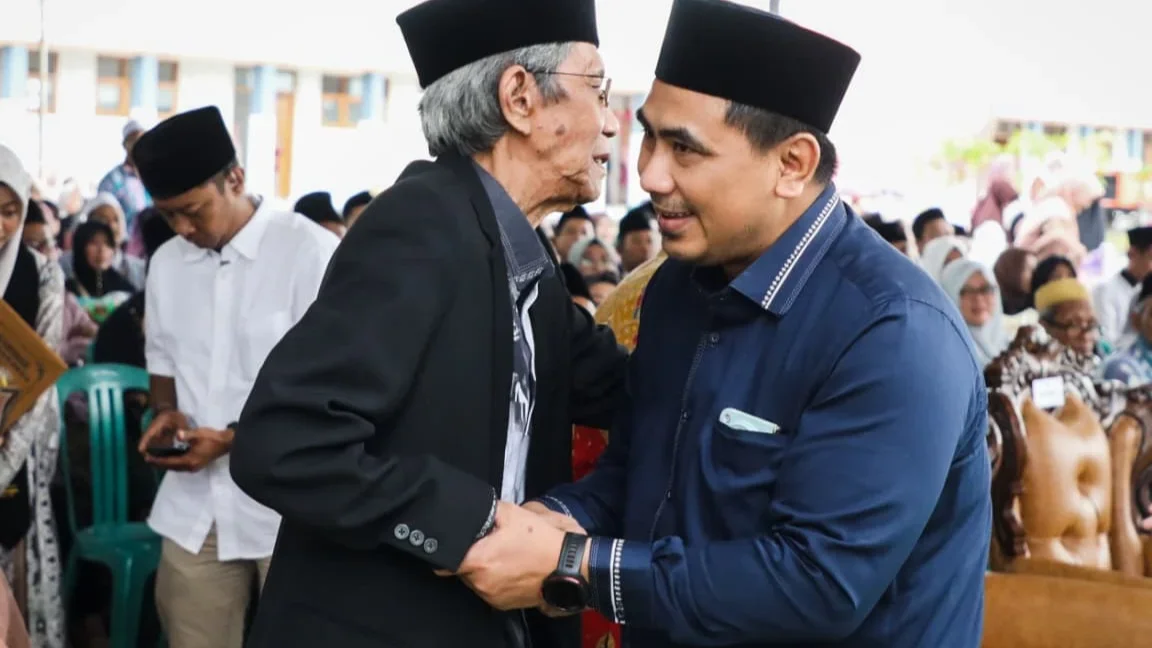 Santriwati Terima Bisyarah Gus Yasin, Tahfidz Jateng Diapresiasi