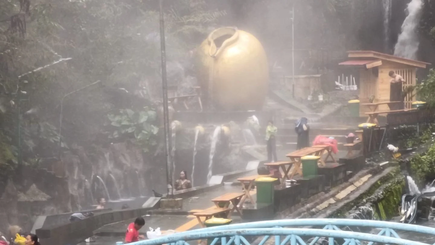 Cuaca Wisata Guci Tegal Hari Ini 18 Januari 2026, Hujan Seharian Tanpa Henti Hingga Magrib