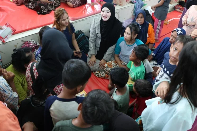 Bunda PAUD Provinsi Jawa Tengah memberikan layanan trauma healing atau pemulihan psikologis bagi anak-anak korban banjir di Kota Pekalongan.