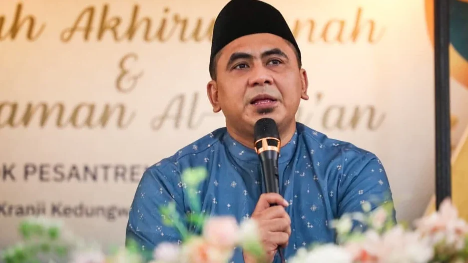 Serahkan Bisyaroh Santri, Wagub Ajak Membaca dan Mendengarkan Al-Qur’an dalam Kehidupan