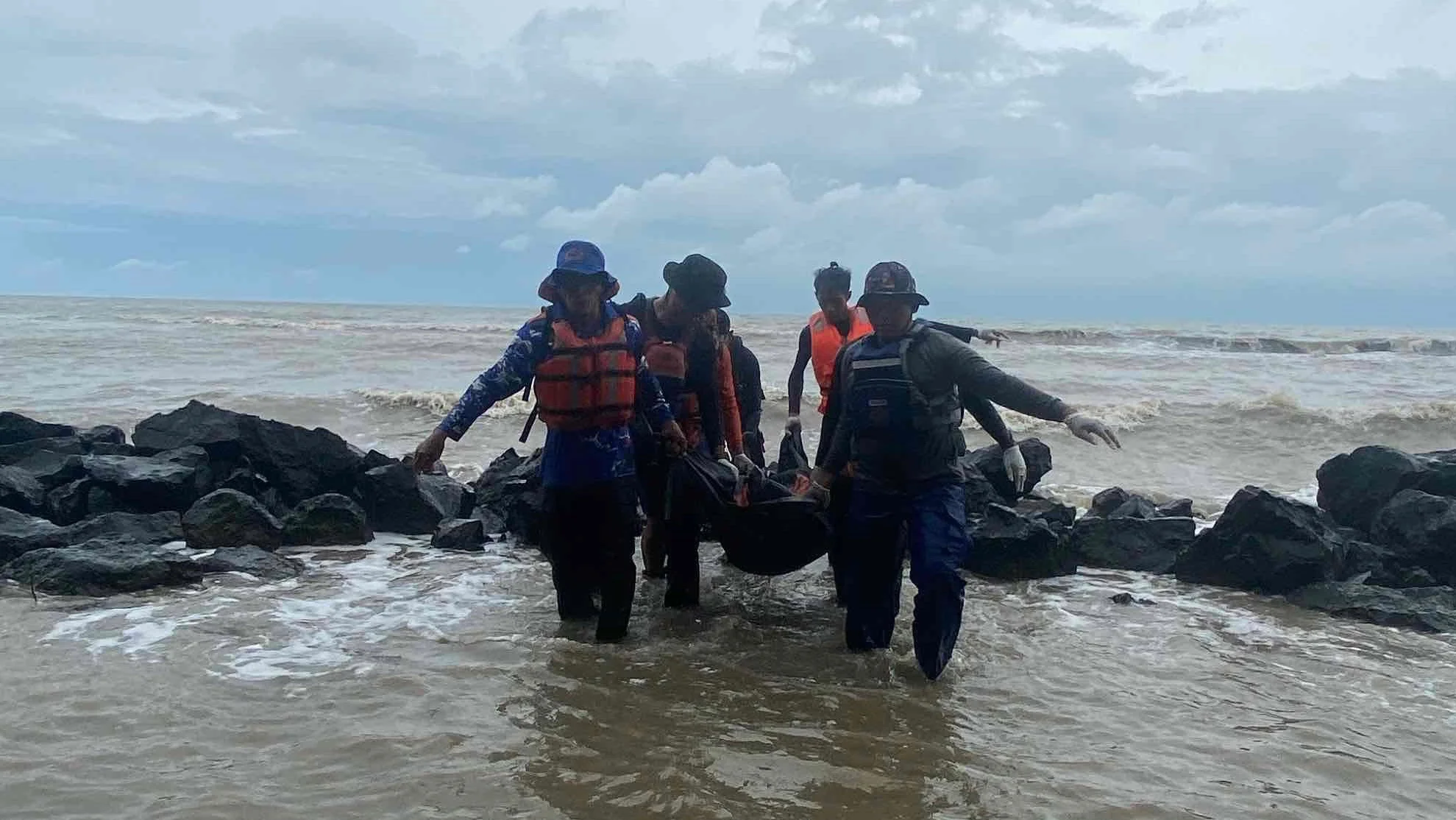 Korban Tenggelam di Pantai Larangan  Ditemukan di Perairan Kramat