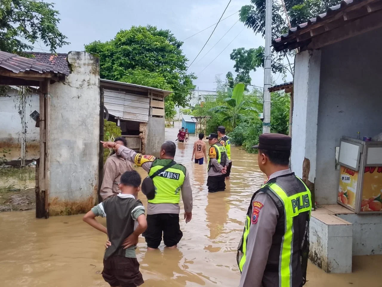 Update Banjir di Pekalongan, Polisi Masih Siaga di Tiga Titik Wilayah Kedungwuni