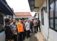 Tanah Bergerak di Kajen Lebaksiu, Bupati Tegal Tawarkan Solusi Relokasi 24 Rumah Warga Terdampak