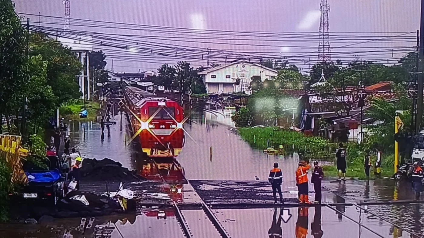 KAI Batalkan Sejumlah KA Akibat Genangan Air di Pekalongan
