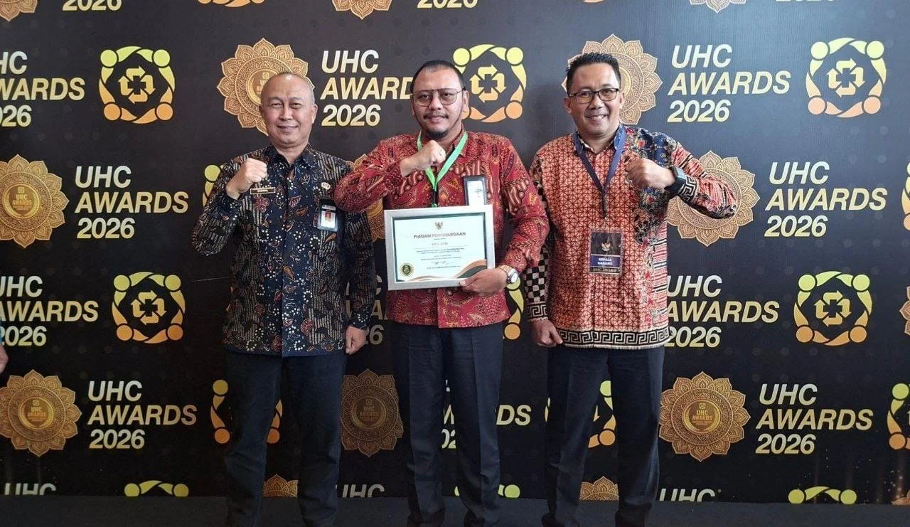 Masuk Daerah Berprestasi, Kota Tegal Terima UHC Awards 2026