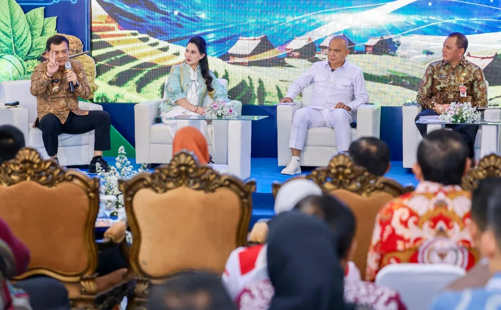 Sherly Tjoanda, dan Gubernur Ahmad Luthfi Paparkan Potensi Desa