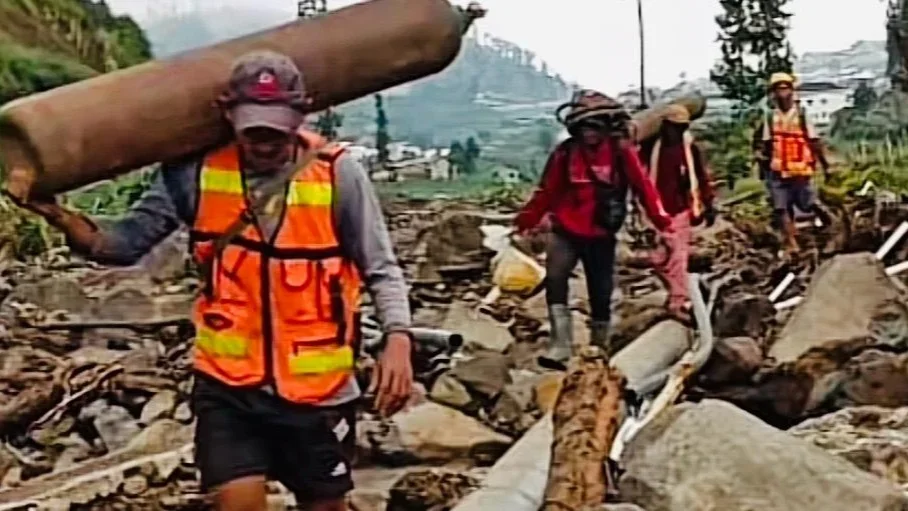 Pipa PDAB di Kabupaten Tegal Terbawa Banjir, 4 Kecamatan Terima Bantuan Air Bersih