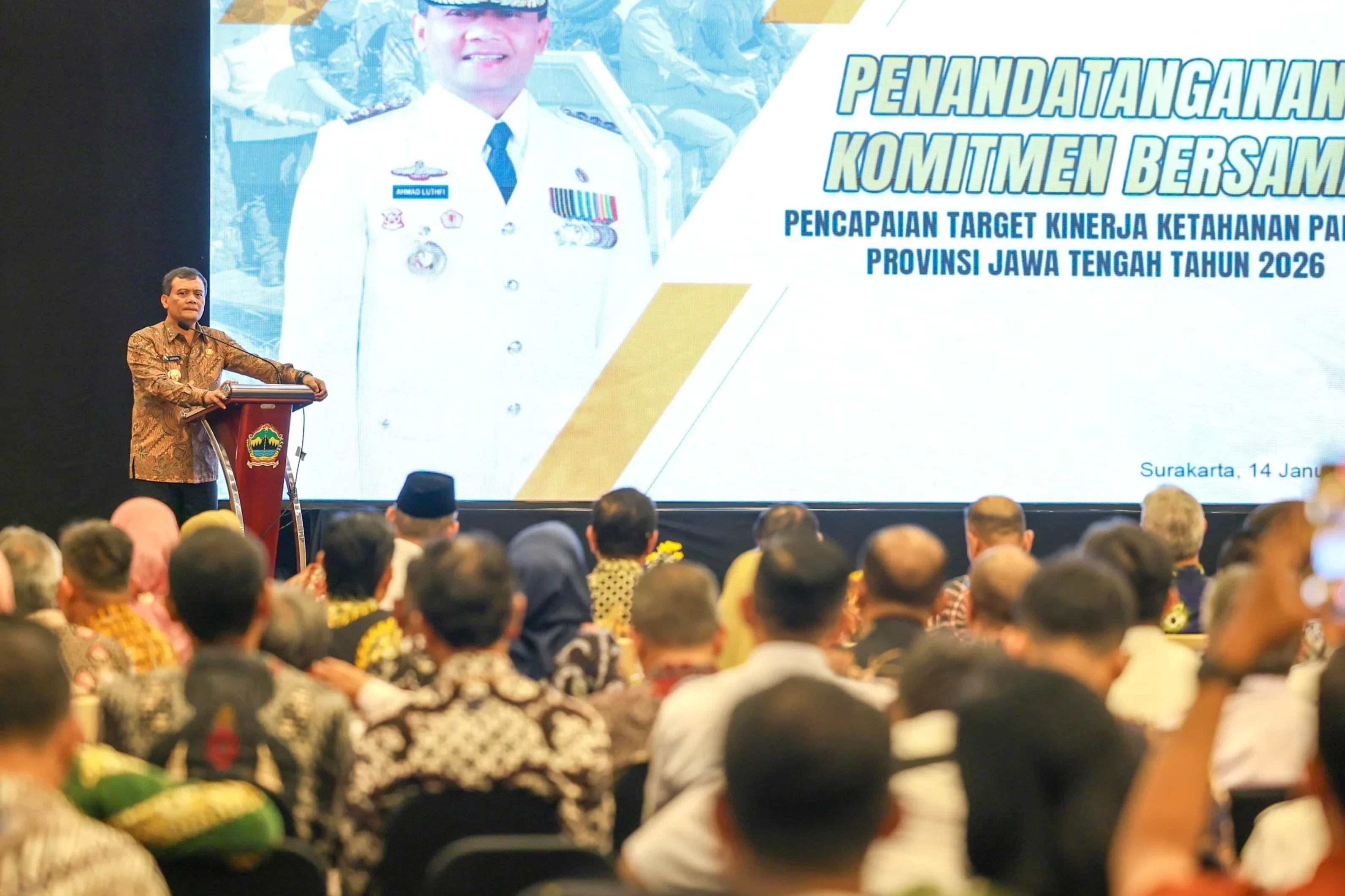 Percepat Swasembada Pangan 2026, Gubernur Ahmad Luthfi Teken Komitmen Bersama Bupati-Wali Kota se-Jateng