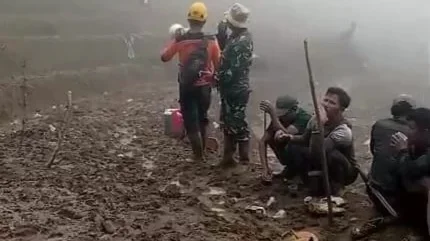 Ancaman Longsor Susulan, Operasi SAR Korban Longsor Watukumpul Ditunda