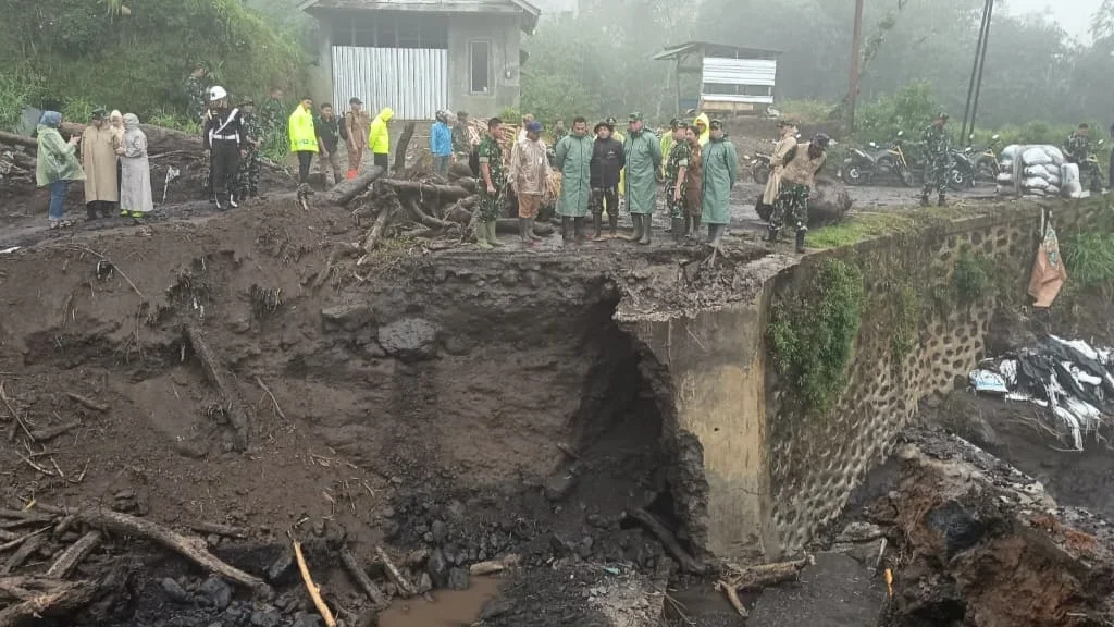 Pangdam IV/Diponegoro Turun ke Pulosari Pemalang, Cek Dampak Banjir Bandang