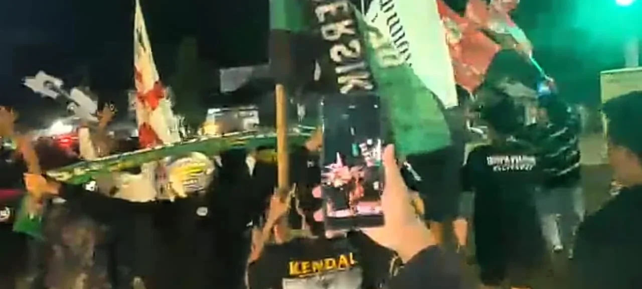 Liga 4 Jateng, Persik Kendal Melaju ke 8 Besar, Ultras Bombers–Black Mania Tumpah di Pantura