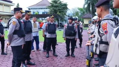 Antisipasi Dinamika Nasional, Kapolres Pekalongan Cek Kesiapan Pasukan dan Sispamako