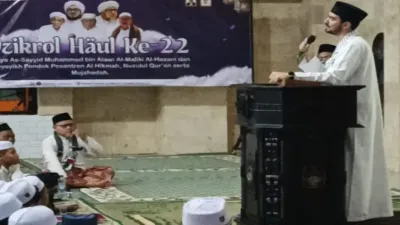 Ribuan Santri Hadiri Haul Abuya Al-Maliki di Al Hikmah 1 Benda Bersama Ulama Gaza dan Bupati Brebes