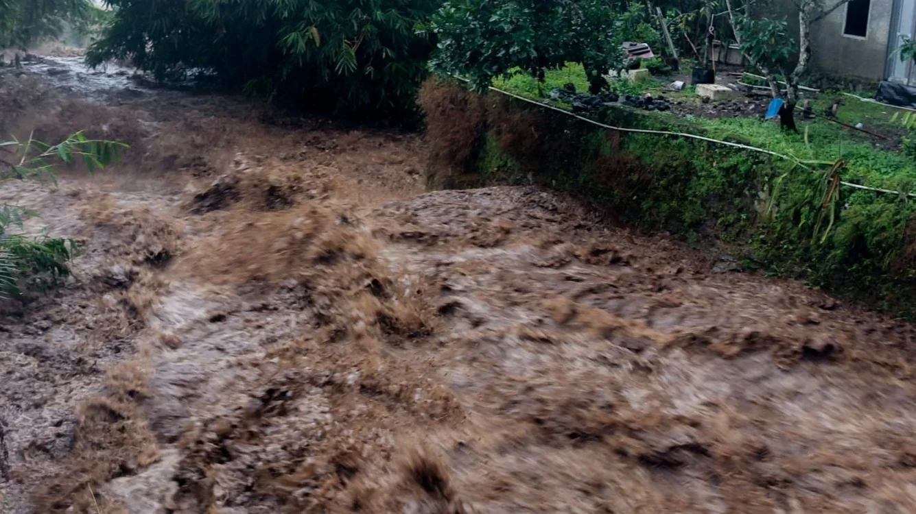 Arus Sungai Pulosari Pemalang Kembali Deras, Pemukiman Warga Dipastikan Aman