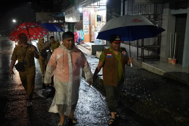 Bupati Tegal Tinjau Banjir di Bojong, Arus Lalu Lintas Dialihkan