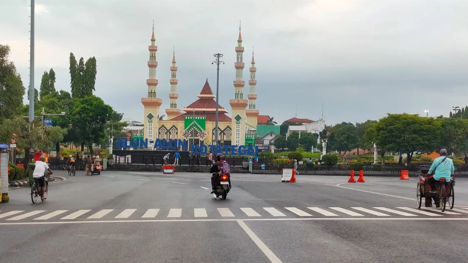 Berawan, Prakiraan Cuaca Kota Tegal Hari Ini 24 Februari 2026