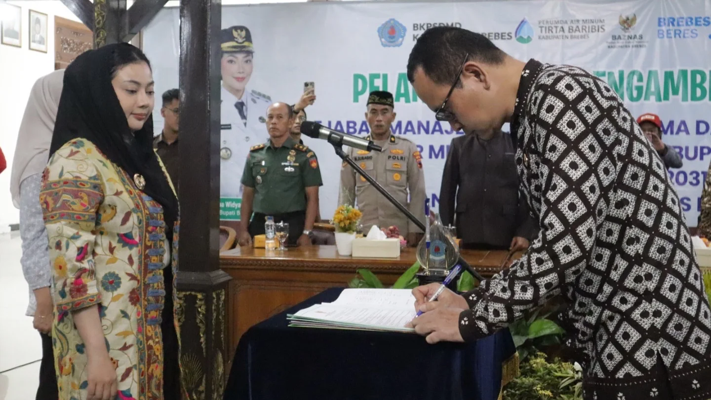 Sembilan Pejabat Eselon II dan Direktur Perumda Tirta Baribis Dilantik Bupati Brebes, Ini Daftarnya