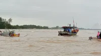 Arus Sungai Mengganas, Belasan Kapal Nelayan Asemdoyong Pemalang Tenggelam