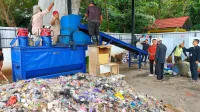 Profesor Kyoto University Ungkap Ancaman Sampah Plastik Global di Kota Tegal