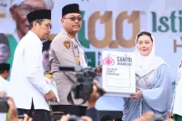 Buku Santri Brambang Persembahan Polres Brebes di Harlah Ke 100 NU