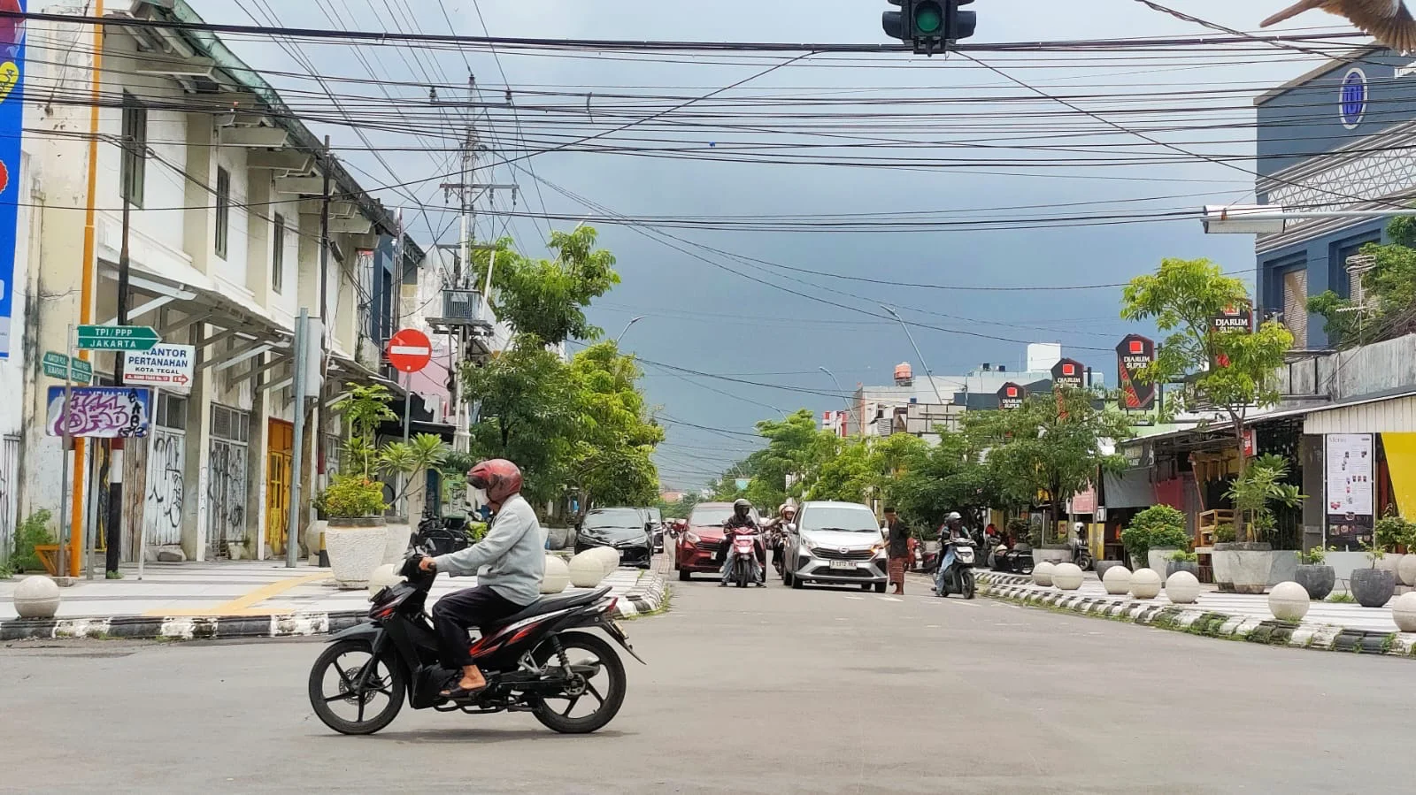 Cuaca Kota Tegal 17 Februari 2026, Pagi Berawan Siang Berpotensi Hujan Ringan