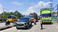 Pantura Cepiring Kendal Diperbaiki, Polisi Siagakan Personel Cegah Macet Panjang