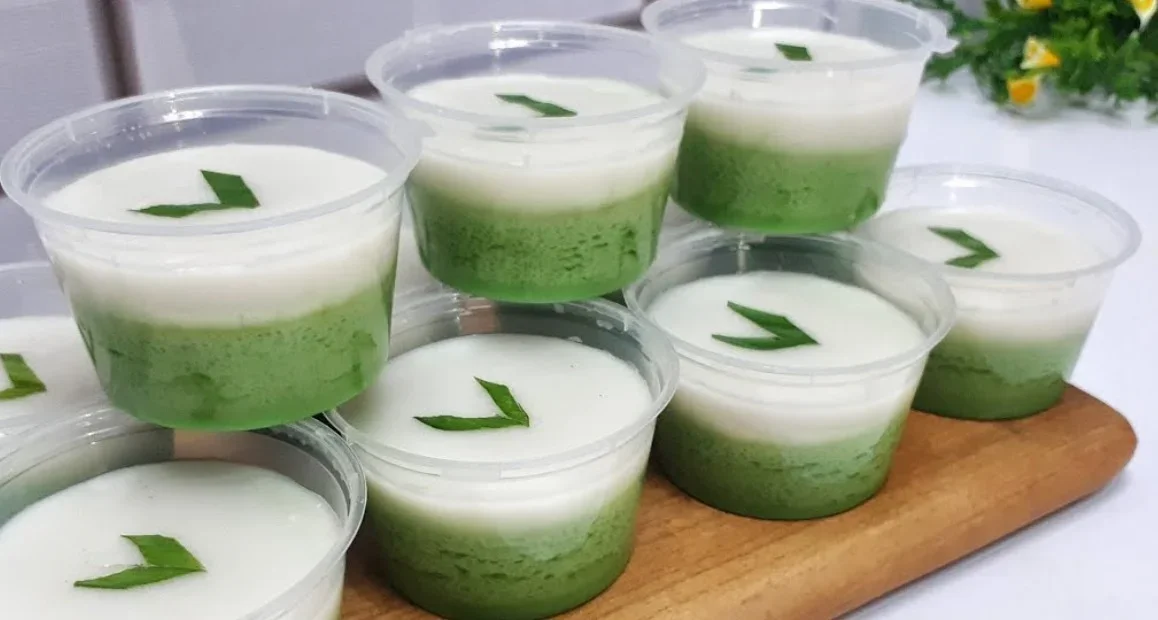 Kudapan Lumpur Surga dengan cita rasa lembut gurih dan manis, cocok untuk takjil berbuka puasa.