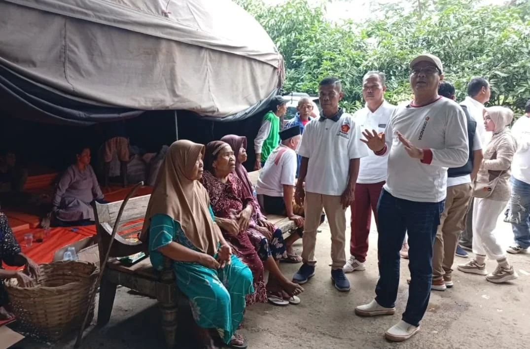 Parpol Mulai Turun Bantu Korban Tanah Bergerak di Padasari, Gerindra Salurkan Makanan dan Susu