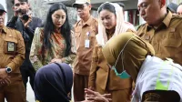 Bupati Paramitha Gencarkan Program Wardoyo dan Nakes Door to Door, Turun Langsung ke Warga