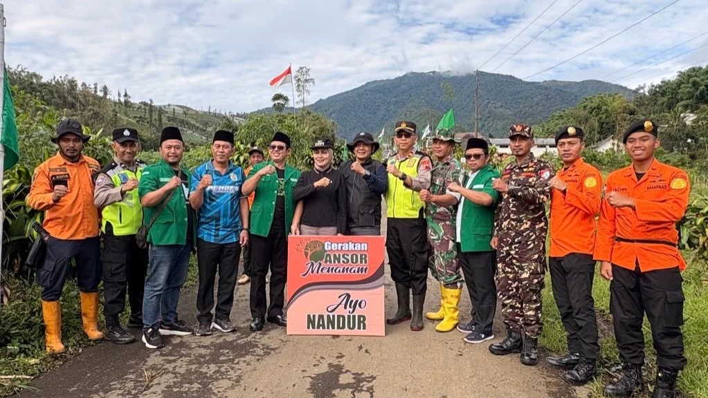 Gerakan Ansor Menanam, 2.000 Pohon Keras Ditanam di Lereng Prau
