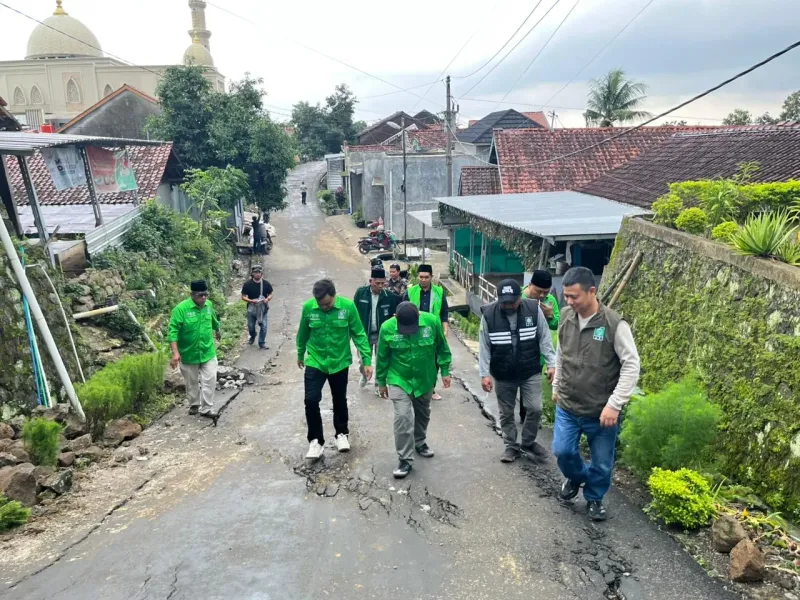 Anggota Fraksi PKB DPRD Kabupaten Tegal Panik, Tiba-tiba Tanah Bergerak saat Kunjungan ke Padasari