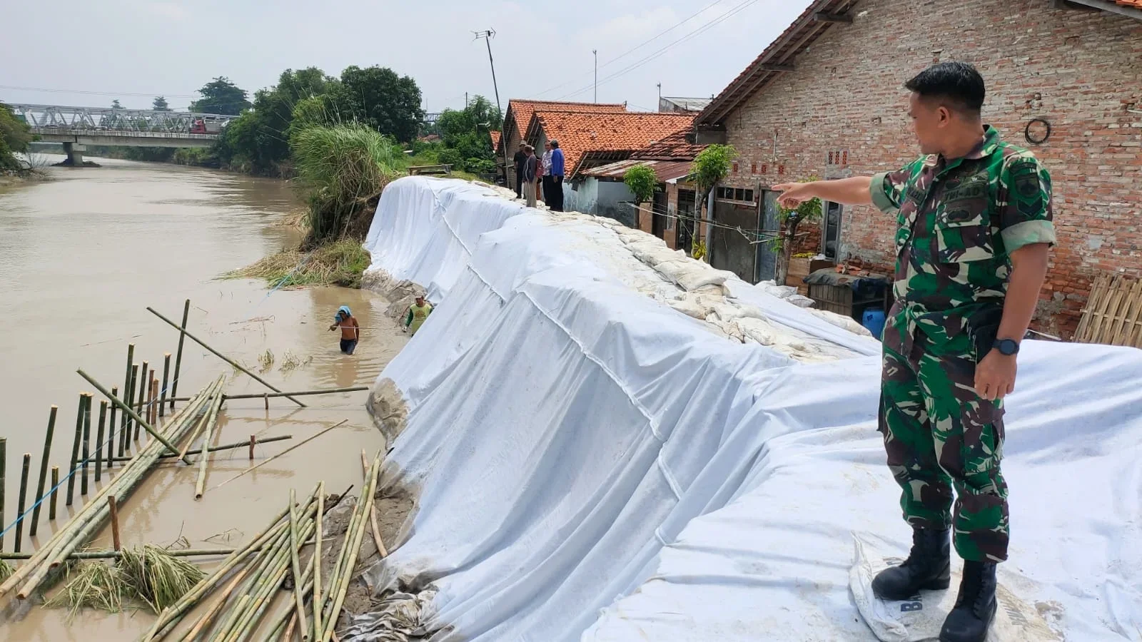 Perbaikan Talud Sungai Ketiwon Tegal Dikebut, DPUPR Kerahkan 50 Pekerja