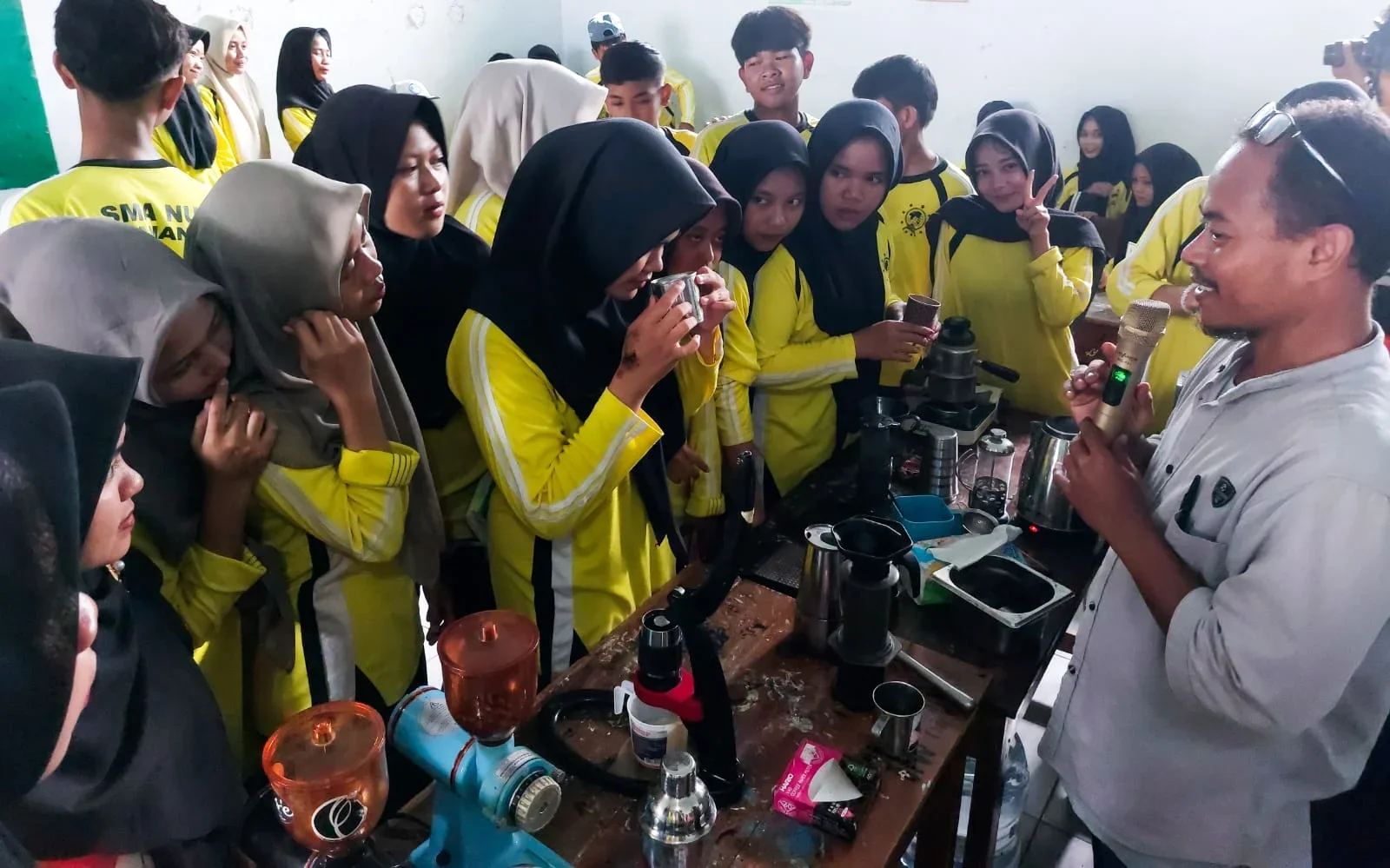 Ikuti Tren Kopi, SMA NU Taman Pemalang Latih Siswa Jadi Barista Profesional