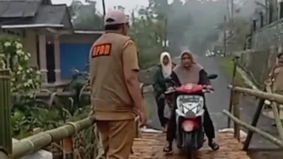 Pemkab Pemalang Bangun Jembatan Darurat di Kecamatan Pulosari