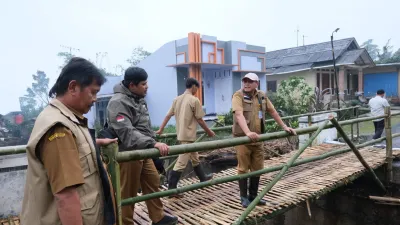 Pemkab Pemalang Bangun Jembatan Bailey di Kali Comal