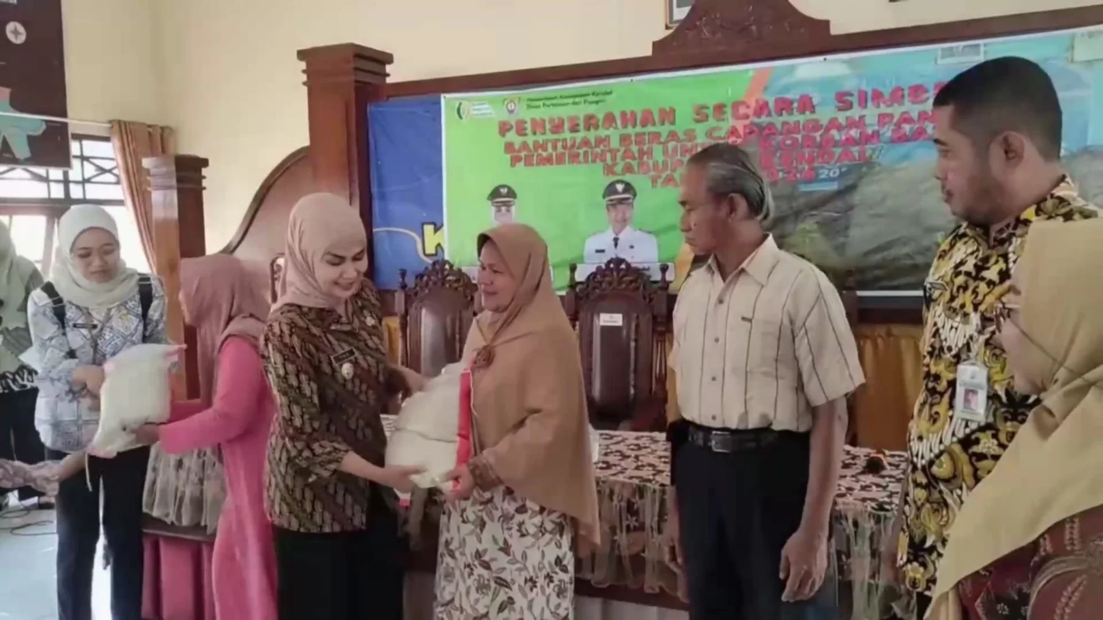 Banjir Ancam Ketahanan Pangan, Pemkab Kendal Salurkan Beras untuk 41 Ribu Jiwa