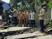 Wapres Gibran Tinjau Desa Padasari Tegal Terdampak Tanah Bergerak, Pastikan Keselamatan Warga Jadi Prioritas