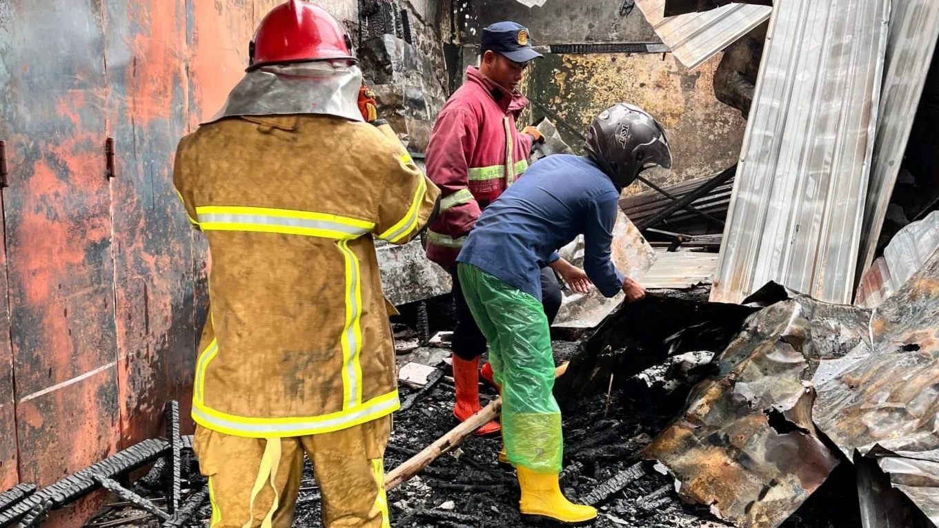 Lalai Buang Puntung Rokok, Bengkel di  Moga Pemalang Hangus Dilalap Api