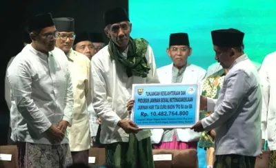 Pemkab Batang Berikan Jaminan Hari Tua bagi 6.558 Guru Madin dan TPQ