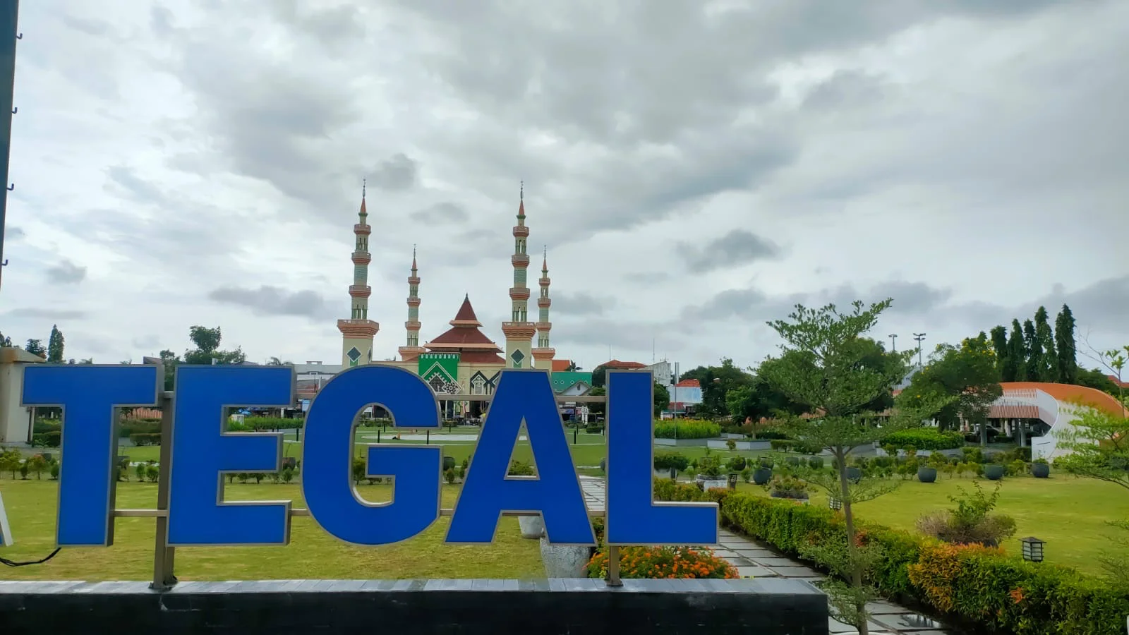 Prakiraan Cuaca Kota Tegal Hari Ini Berawan, 22 Februari 2026