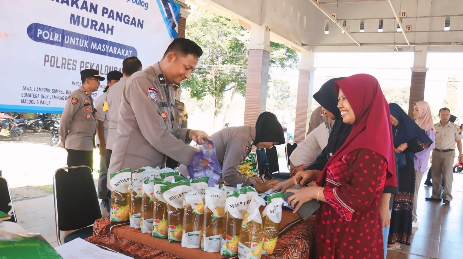 Gerakan Pangan Murah di Kajen, 2 Ton Beras dan 50 Dus Minyak Ludes Terjual