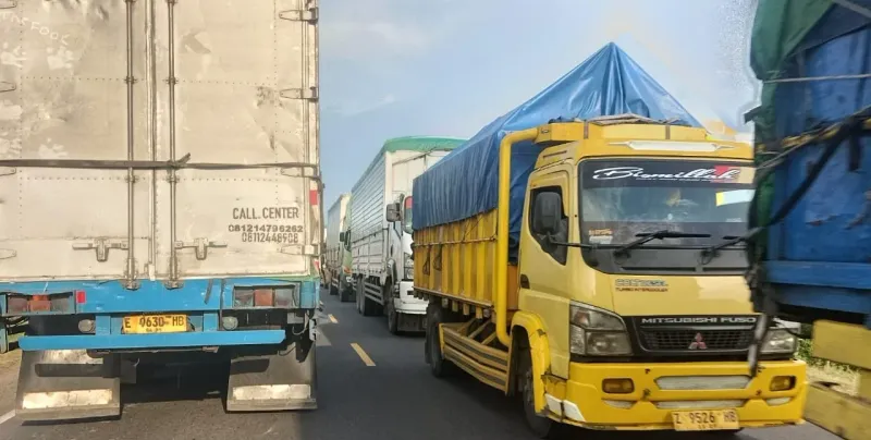 Jalingkut Brebes Diperbaiki, Arus Kendaraan Mengular hingga 1 Km