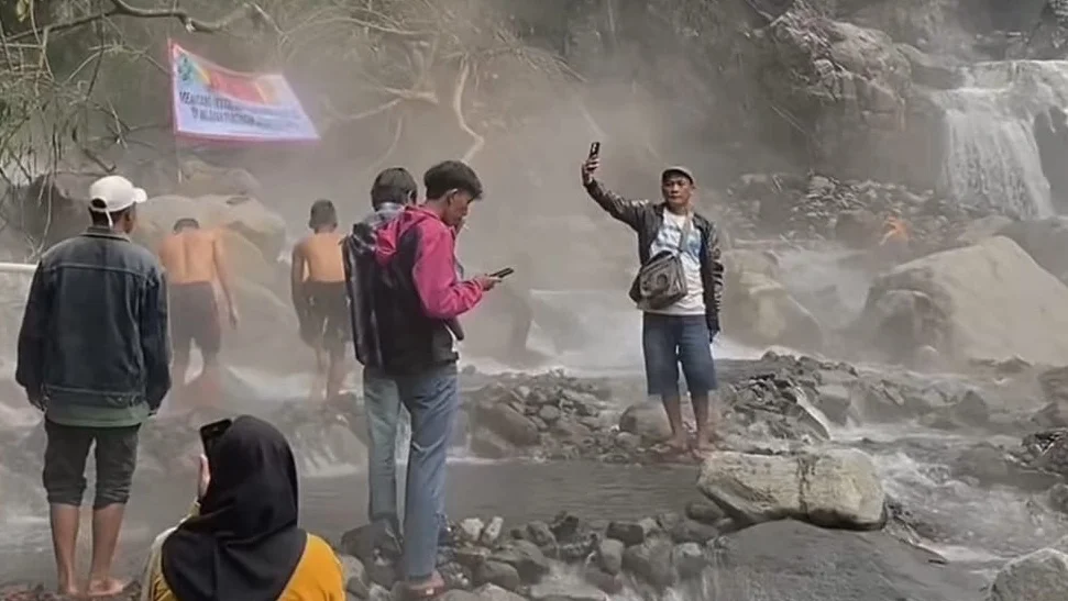 Cuaca Wisata Guci Tegal Hari Ini 3 Maret 2026, Masih Diselimuti Hujan Sejak Pagi